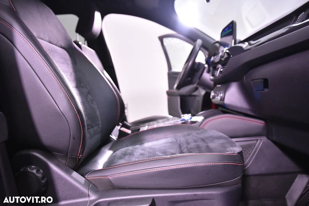 Ford Kuga - 12