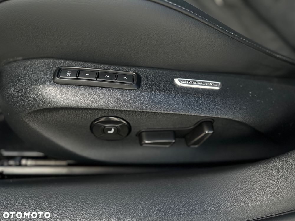 Volkswagen Passat - 11