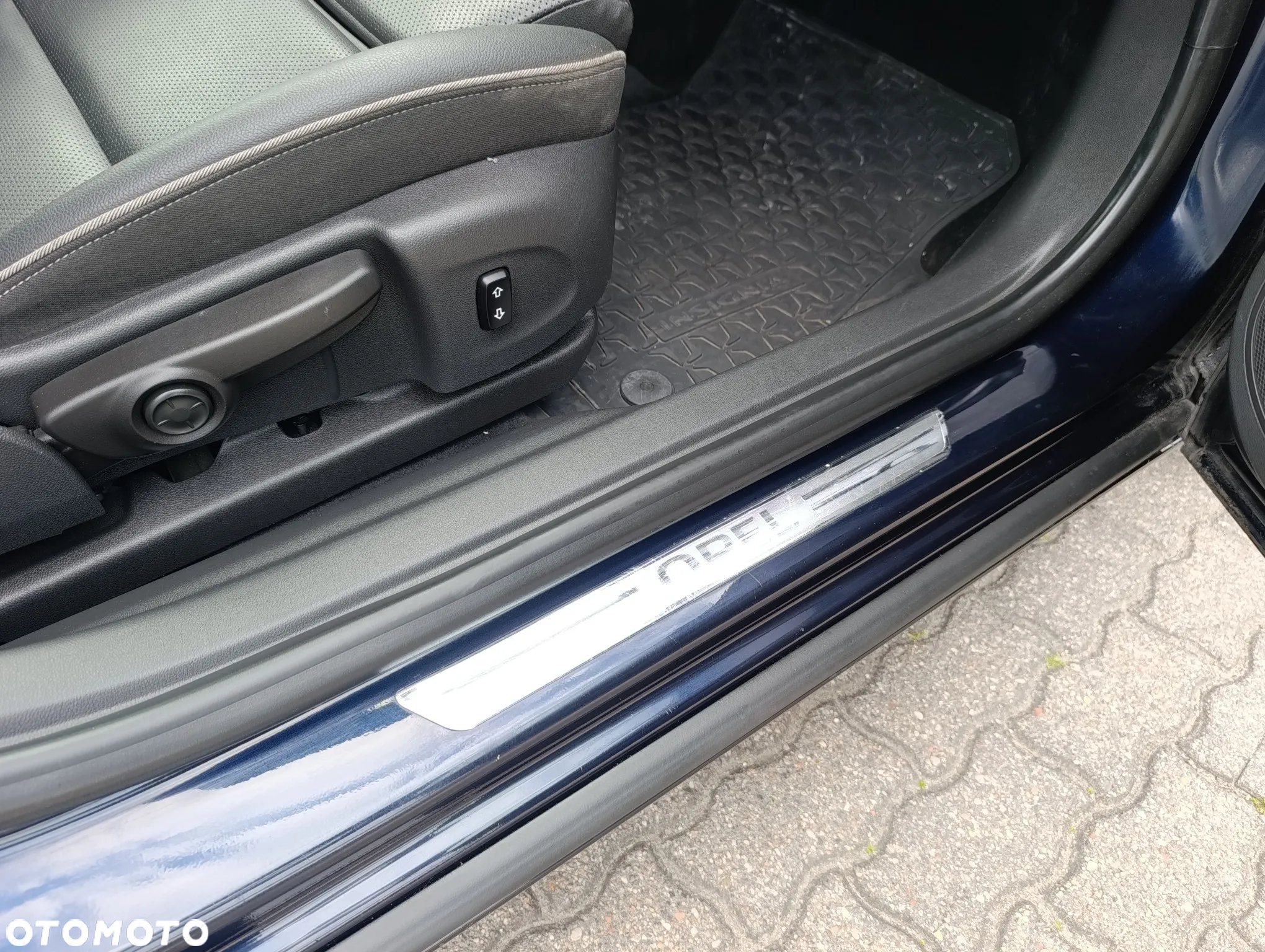 Opel Insignia 2.0 CDTI Cosmo S&S - 24