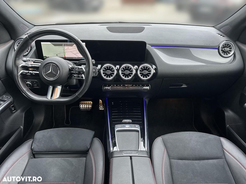 Mercedes-Benz GLA 220 4MATIC MHEV - 12