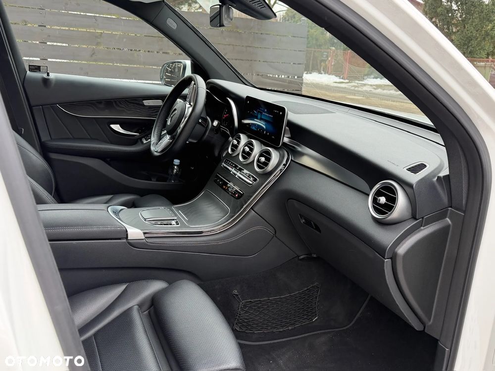 Mercedes-Benz GLC - 16