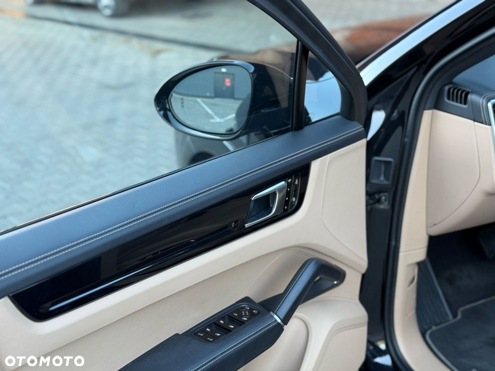 Porsche Cayenne Coupe - 25
