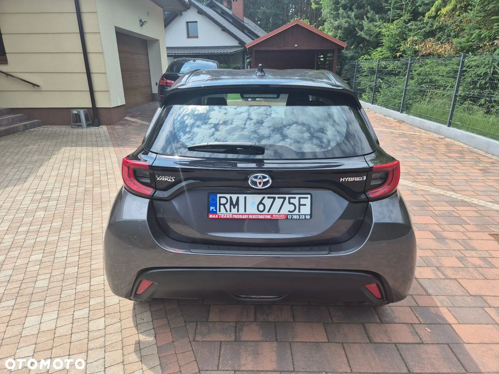 Toyota Yaris Hybrid 100 Dynamic EU6 - 7