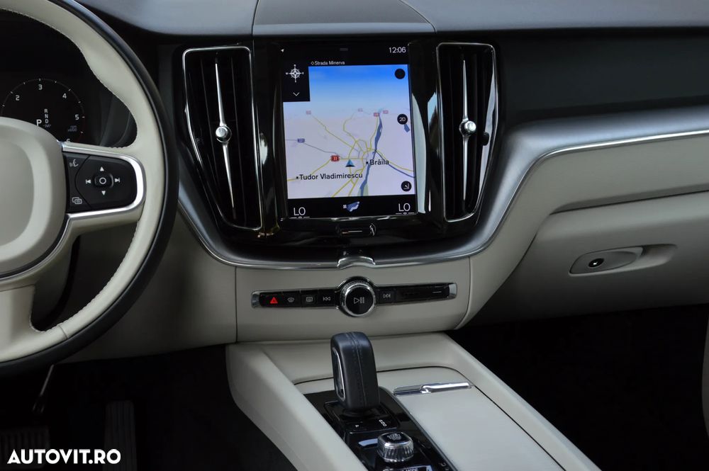 Volvo XC 60 B4 D AWD Ultimate Bright - 31