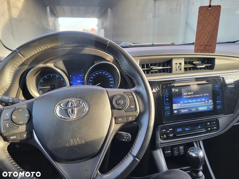 Toyota Auris 1.2 Turbo Team Deutschland - 17