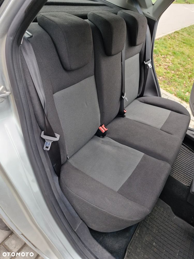 Ford Fiesta 1.25 Ambiente - 12