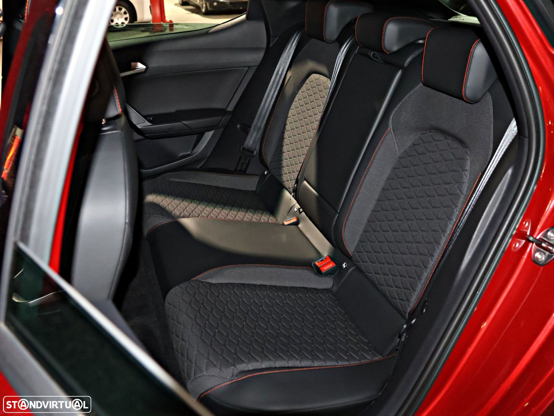 SEAT Leon 1.5 eTSI FR DSG - 32