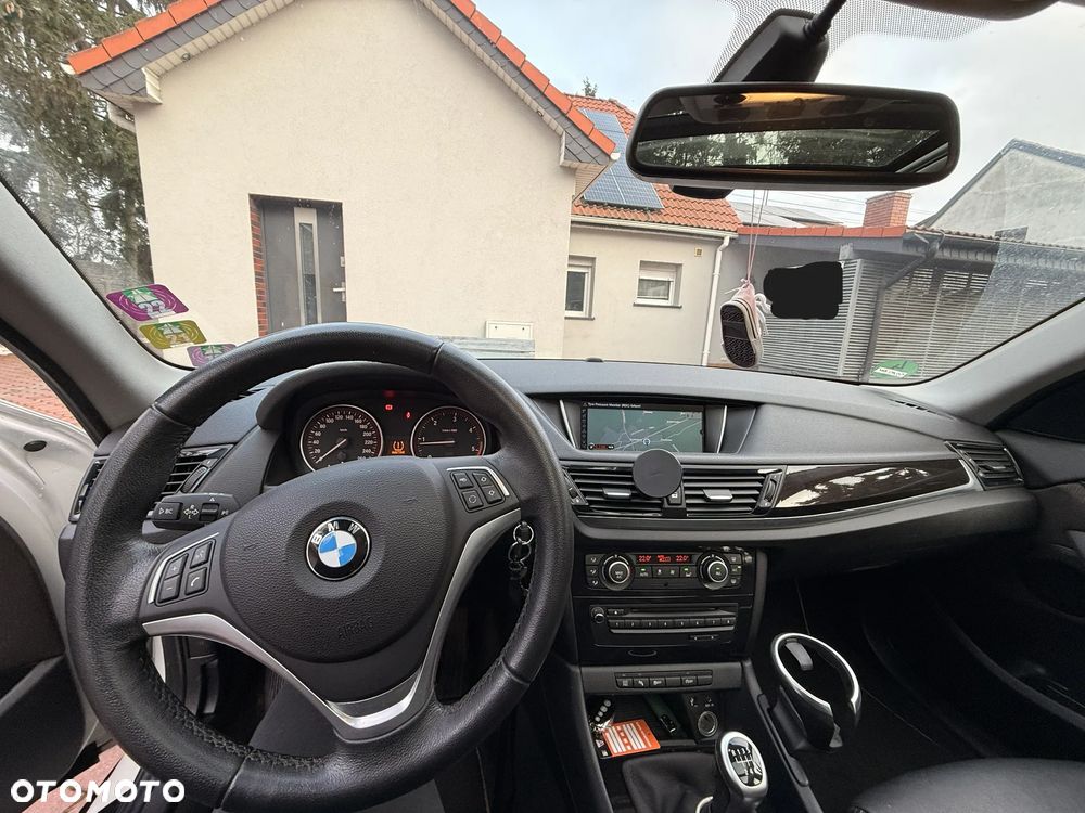 BMW X1 sDrive18d xLine - 11