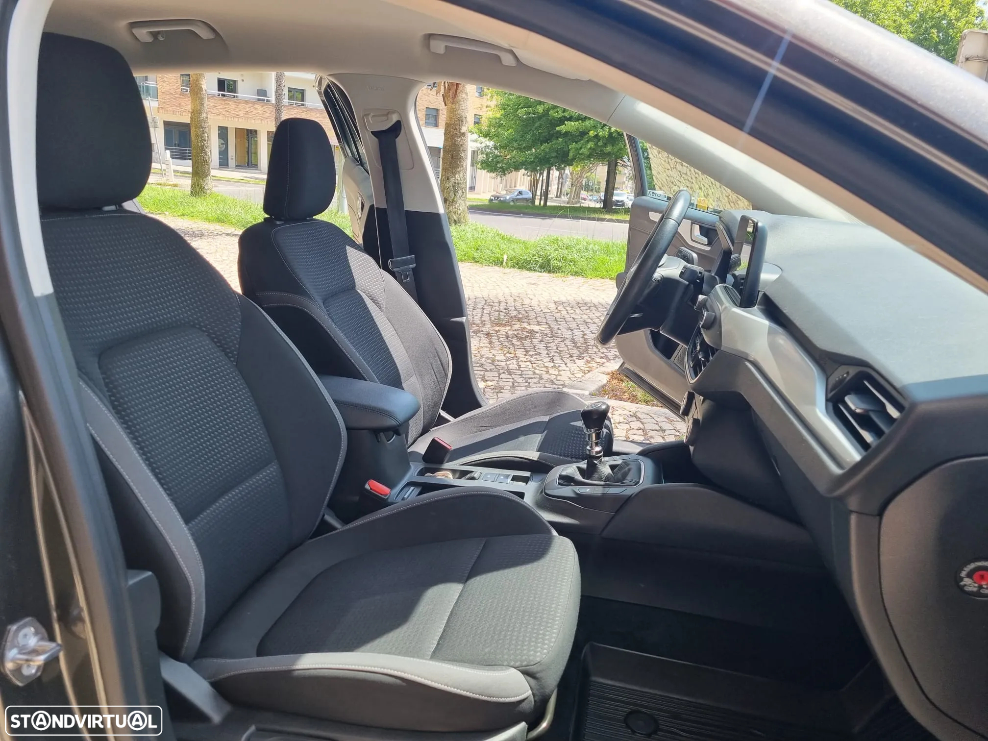 Ford Focus SW 1.0 EcoBoost Business - 12