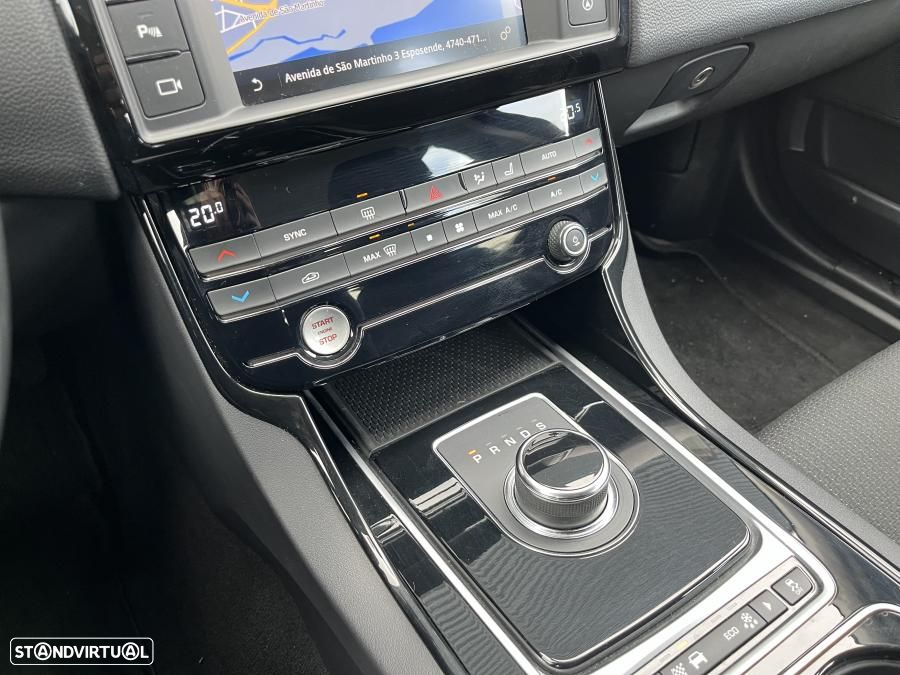 Jaguar XE 2.0 D Prestige Aut. - 16