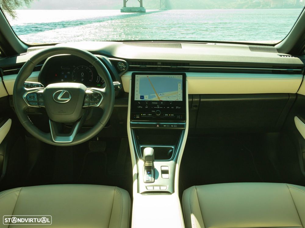 Lexus LBX Elegant - 9