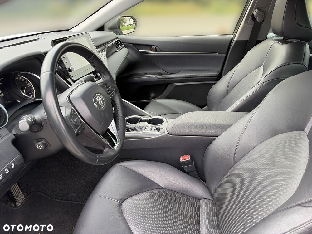 Toyota Camry 2.5 Hybrid Executive CVT - 18