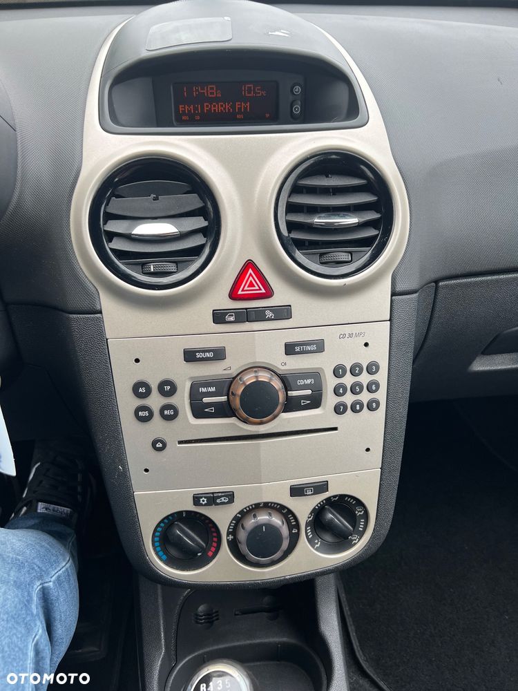 Opel Corsa 1.4 16V Edition - 9