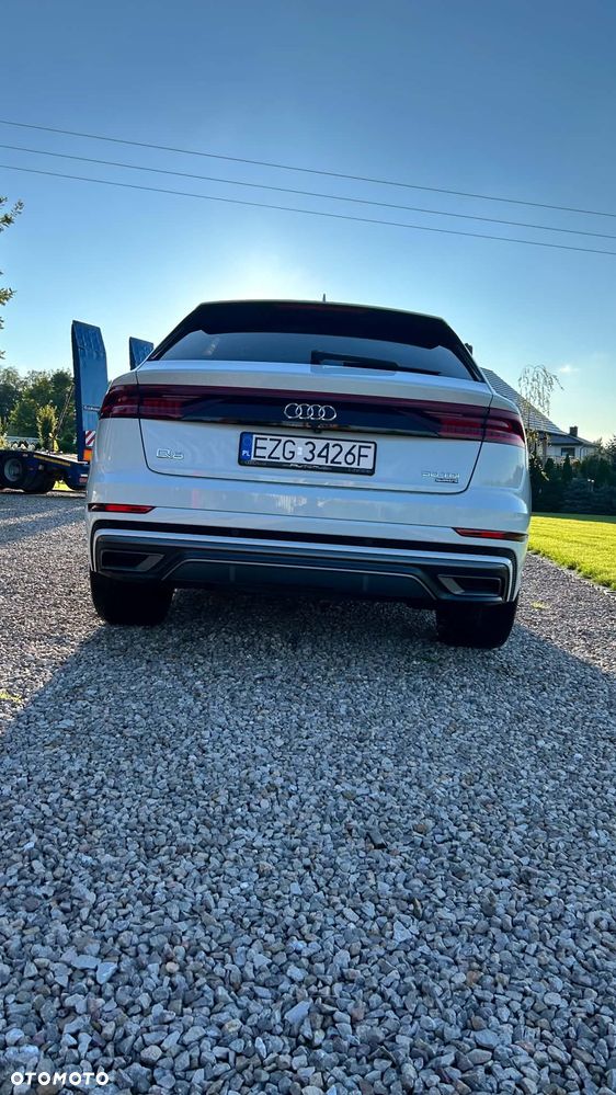Audi Q8 - 9