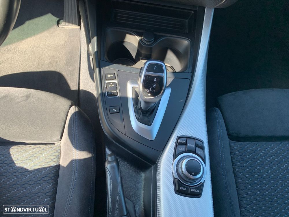 BMW 220 d Coupe Pack M Auto - 32