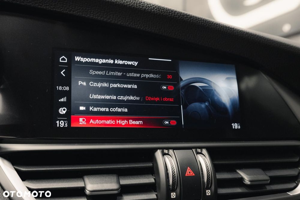 Alfa Romeo Giulia 2.0 Turbo Business - 23