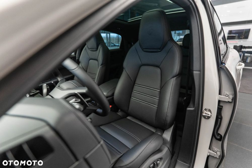 Porsche Cayenne E-Hybrid PHEV Black Edition - 10