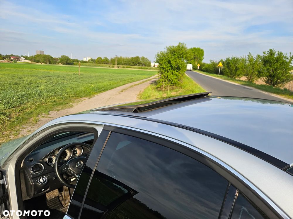 Mercedes-Benz Klasa C 220 CDI DPF (BlueEFFICIENCY) 7G-TRONIC Avantgarde - 18
