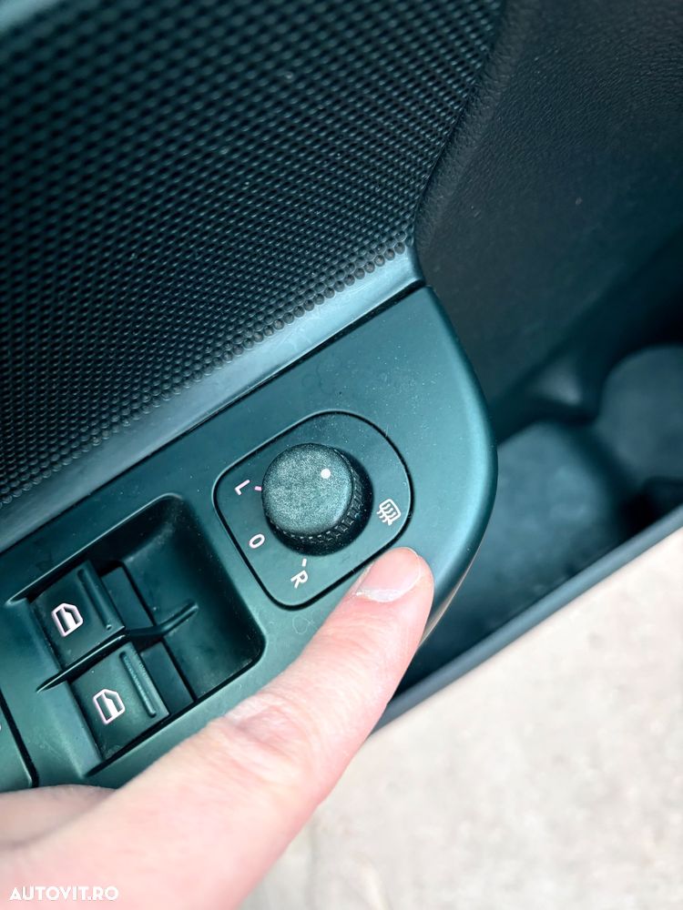 Volkswagen Golf - 28