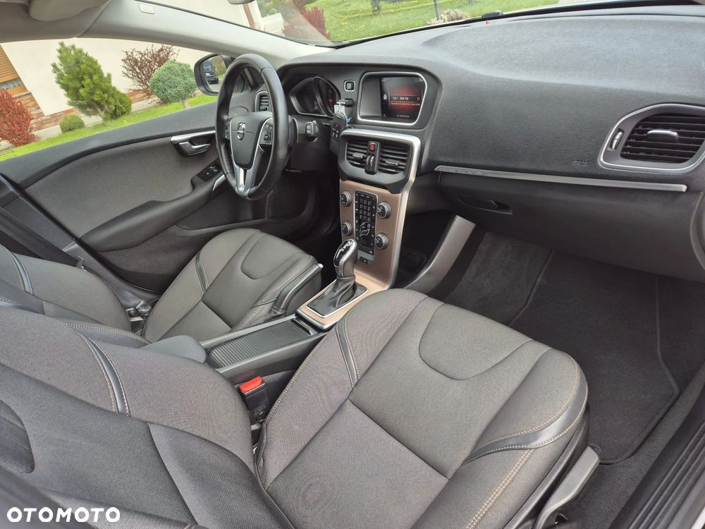 Volvo V40 Cross Country T3 Geartronic Momentum - 5