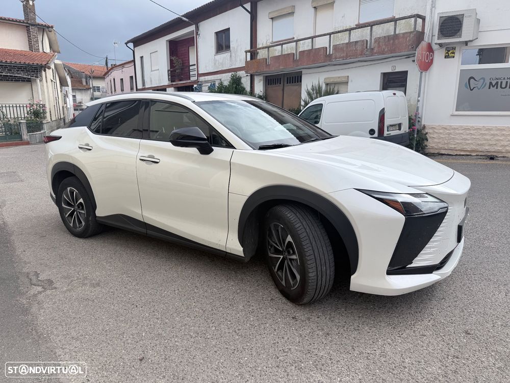 Lexus RZ 450e Executive Plus - 4