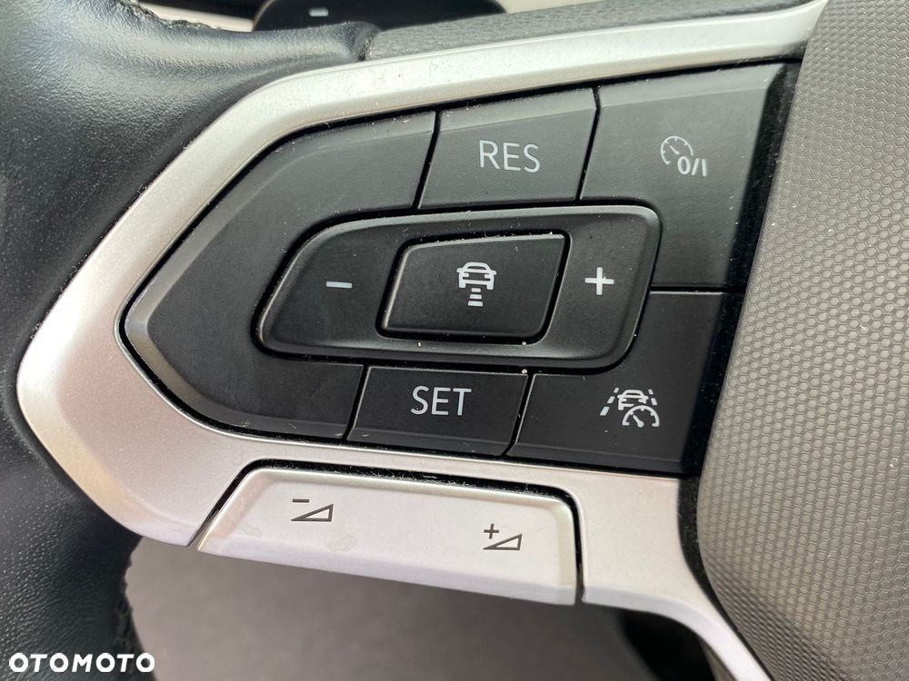 Volkswagen Passat 2.0 TDI Elegance DSG - 21