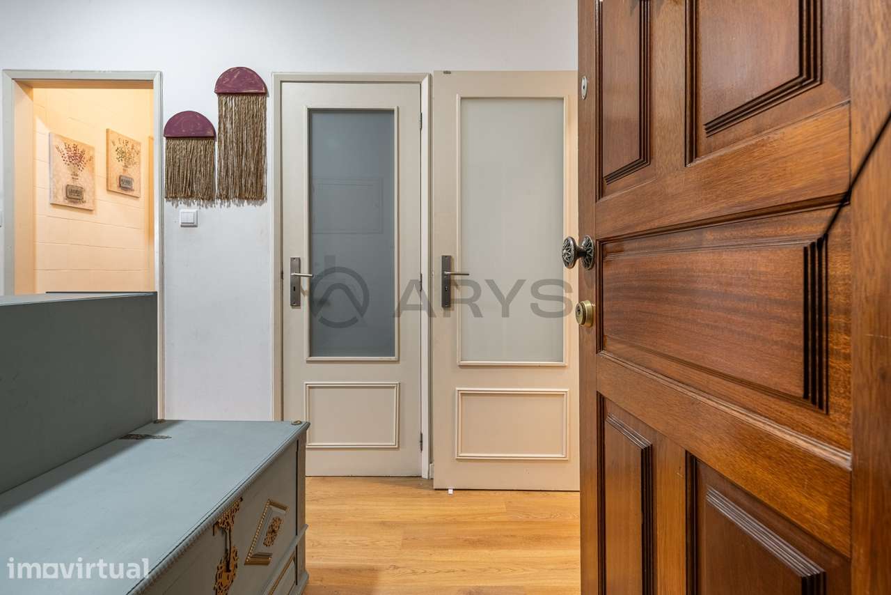 Apartamento T3 localizado na Rua Conselheiro Lobato, Braga - Grande imagem: 3/17