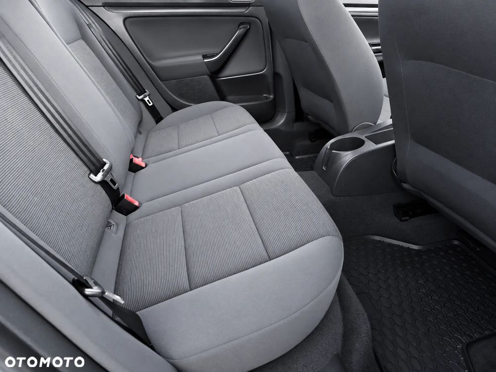 Volkswagen Golf 1.6 Edition - 16