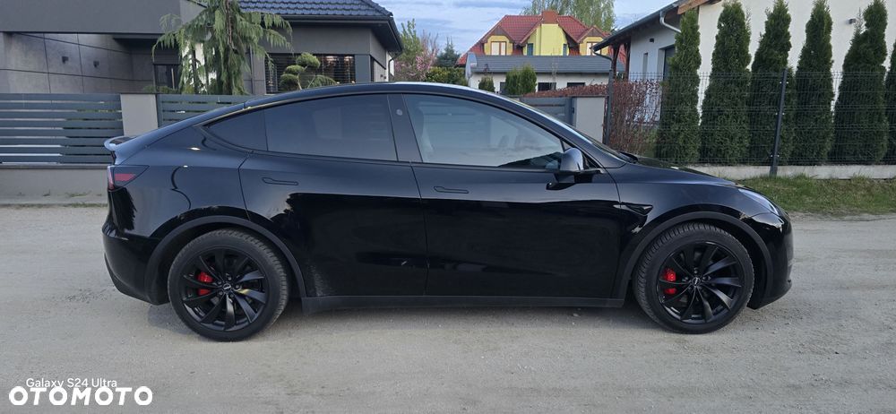 Tesla Model Y Performance Dual Motor AWD - 2