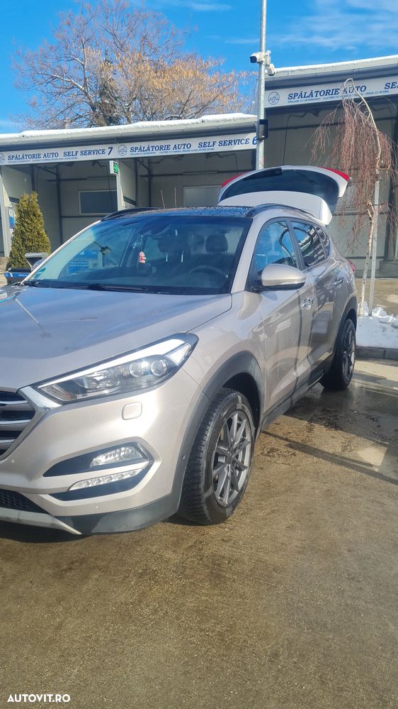 Hyundai Tucson 2.0 CRDI 4WD Automatik Premium - 1