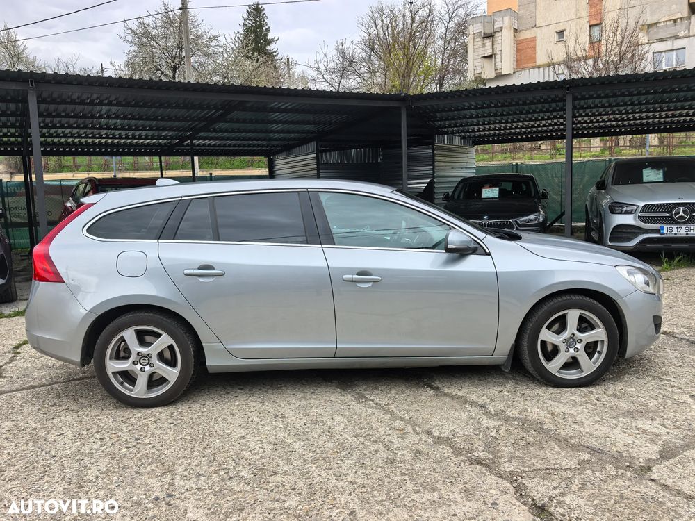 Volvo V60 D4 Geartronic Momentum - 9