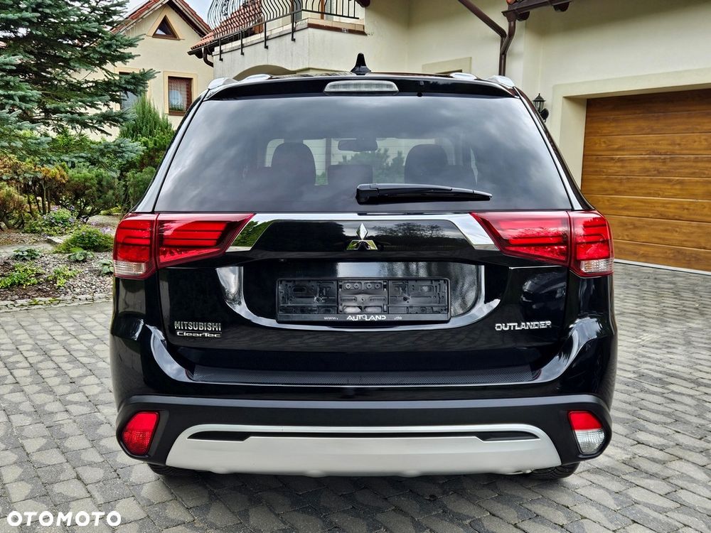 Mitsubishi Outlander - 11