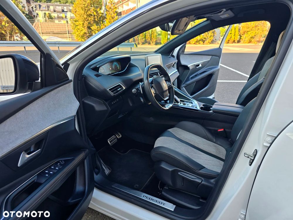Peugeot 3008 1.6 PureTech HYbrid4 GT Line S&S EAT8 - 12