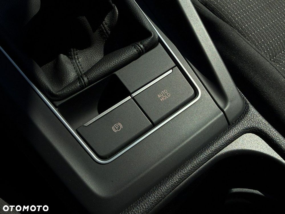 Volkswagen Golf 1.0 TSI - 30