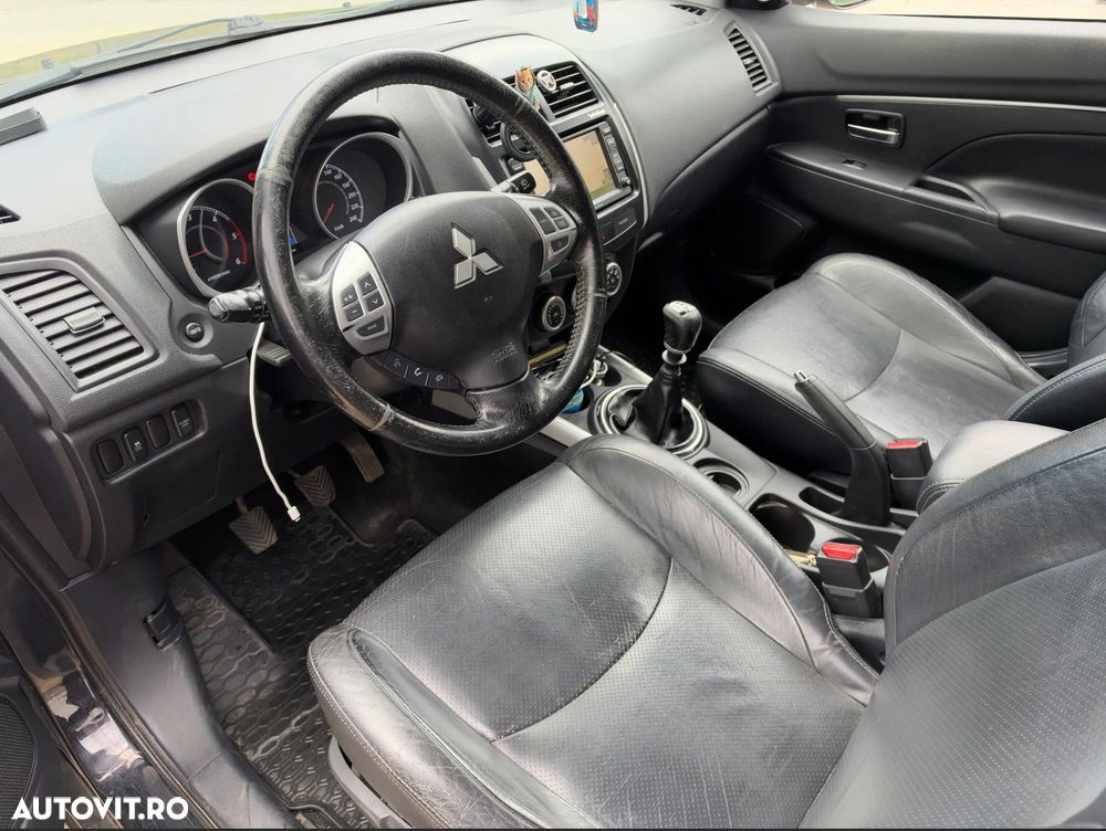 Mitsubishi ASX - 10