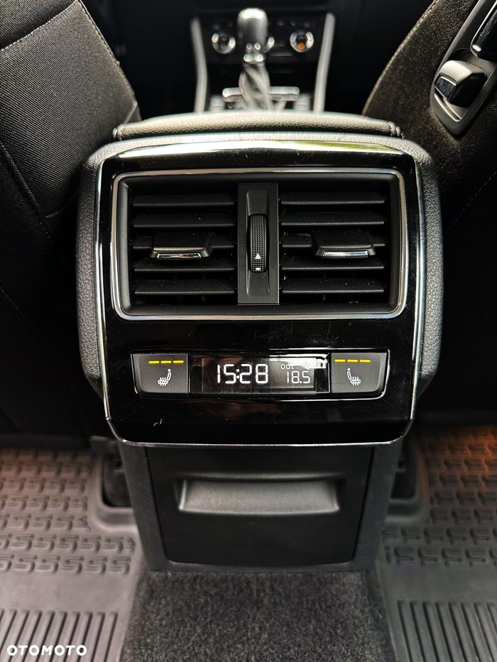 Skoda Superb 2.0 TDI SCR 4x4 Ambition DSG - 22