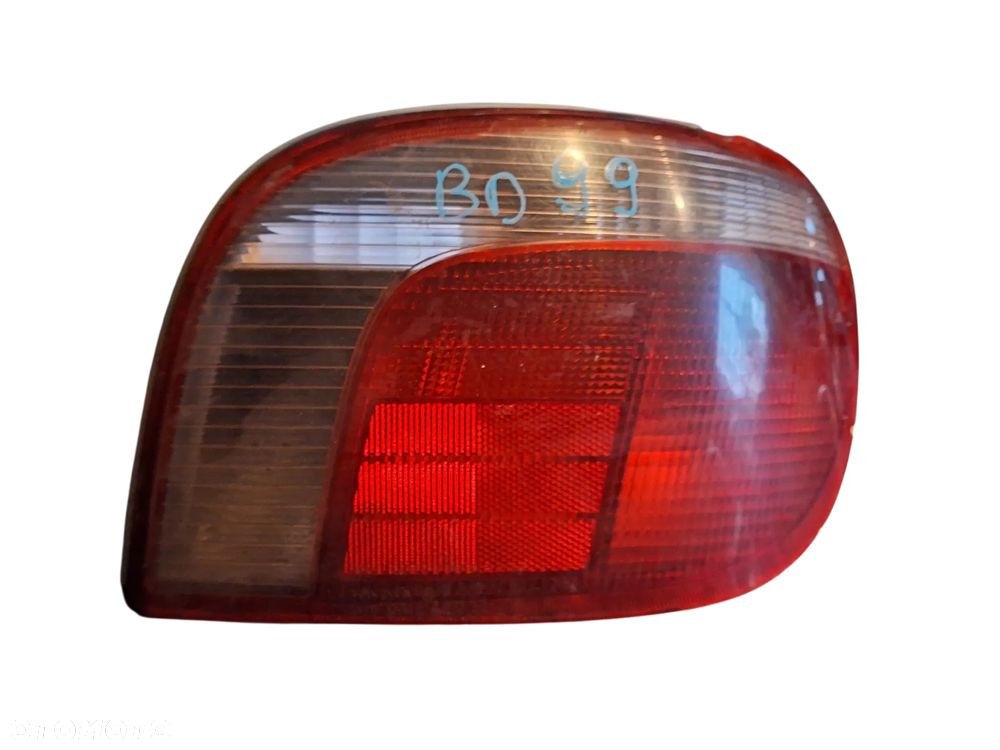 Lampa Tył Tylna Lampa PRAWA TOYOTA YARIS I - 1