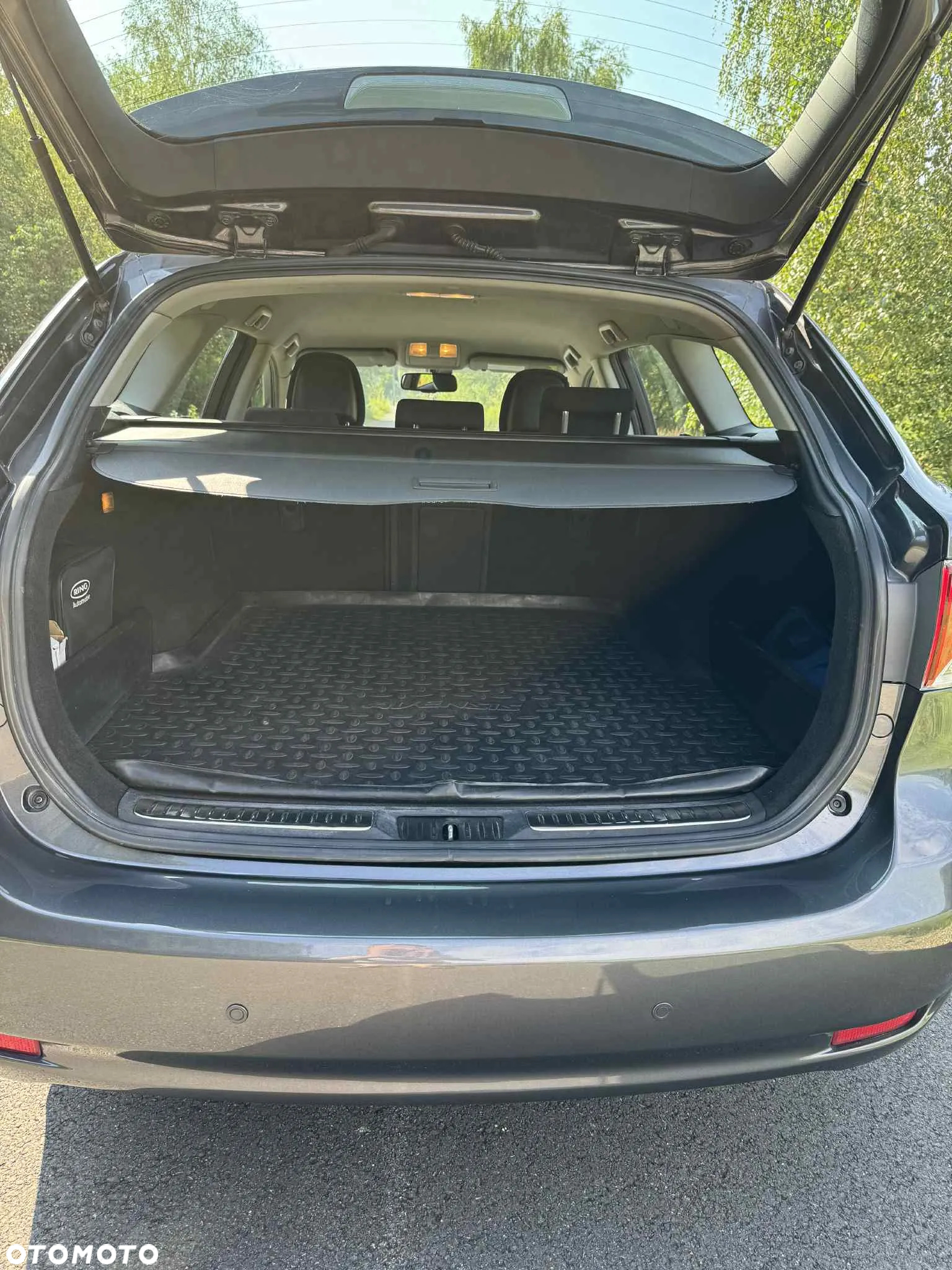 Toyota Avensis 1.8 Sol EU5 - 12