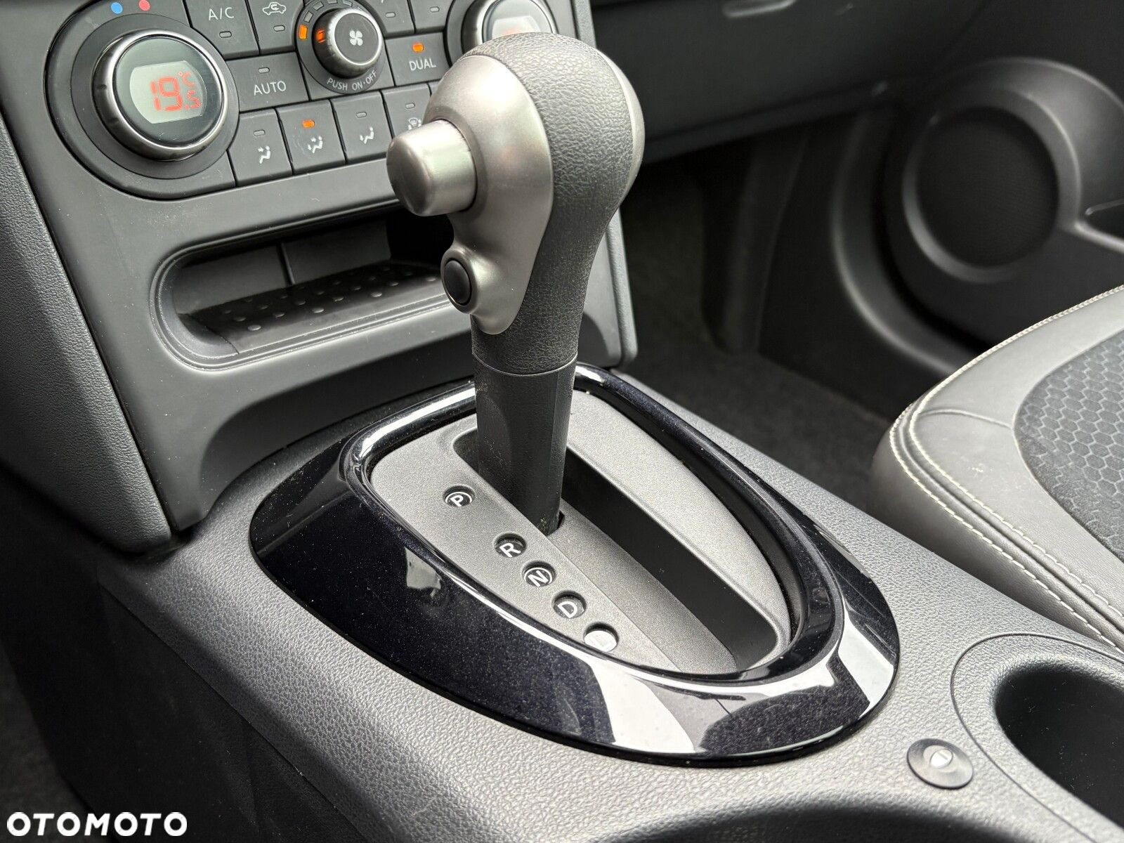 Nissan Qashqai 1.6 Acenta CVT - 26