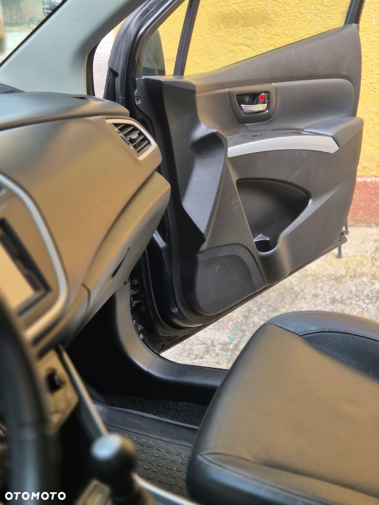 Suzuki SX4 1.6 Comfort Plus - 16