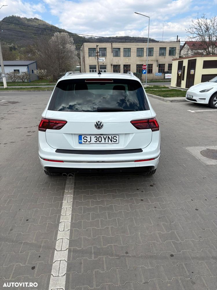 Volkswagen Tiguan 2.0 TDI 4Mot DSG Trendline - 4