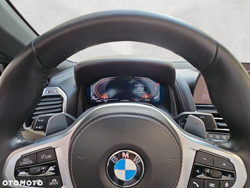 BMW Seria 8 - 17