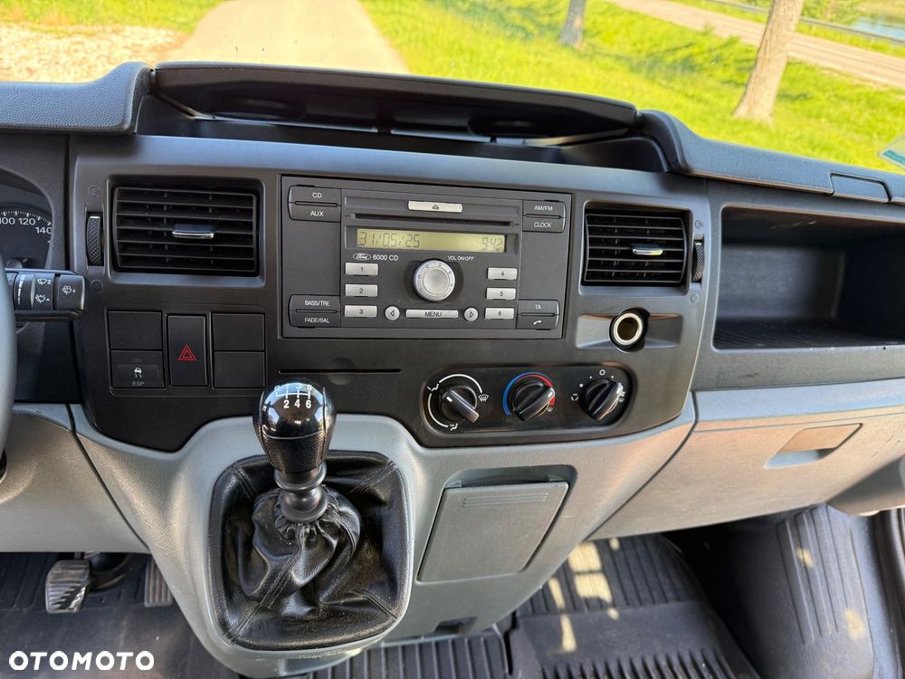 Ford Transit - 17