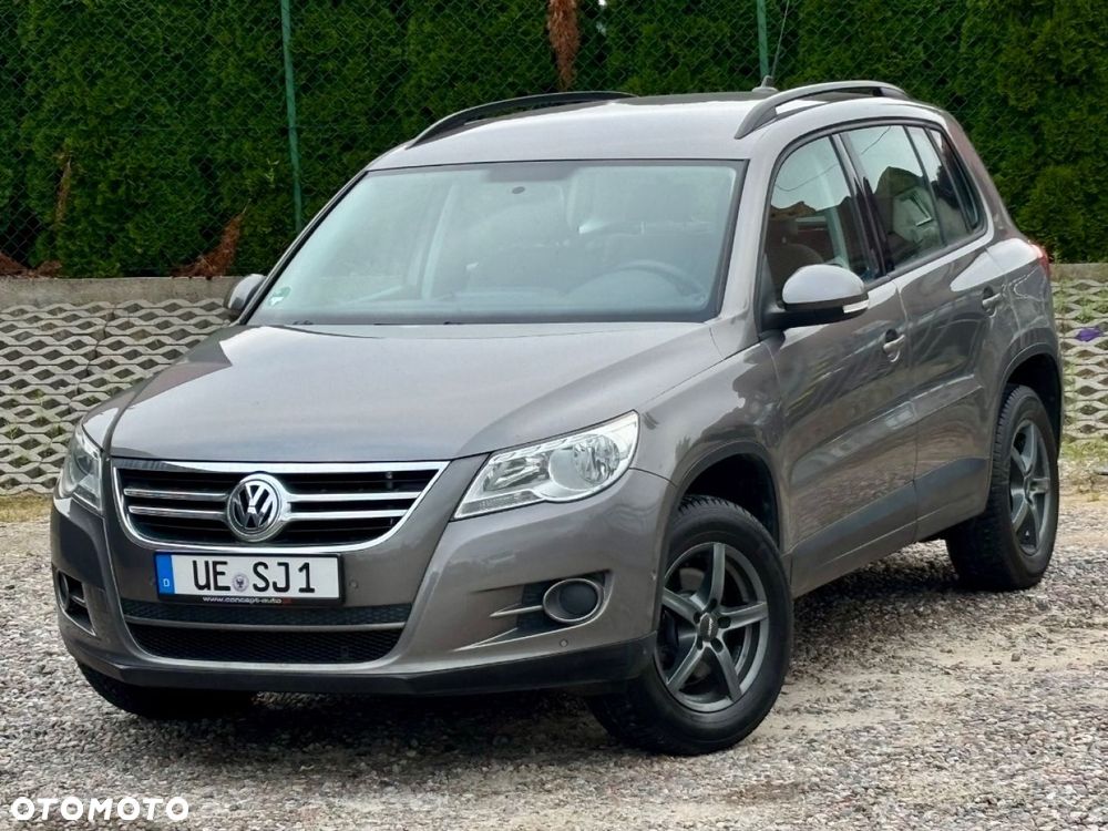 Volkswagen Tiguan - 1