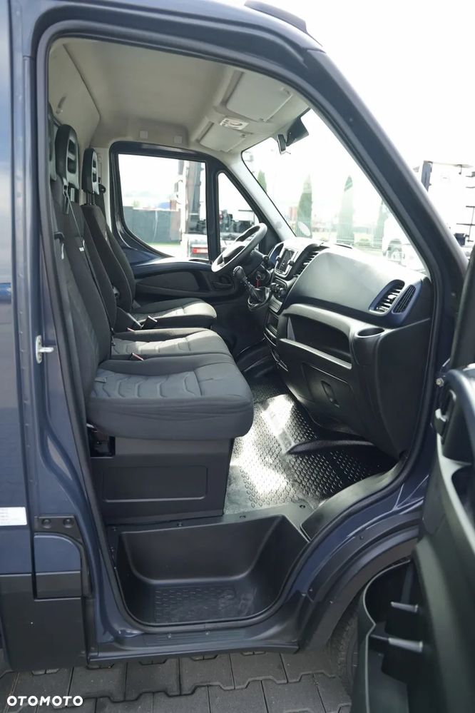 Iveco DAILY 35-NP / CNG / IZOTERMA - 4,3 m / WINDA PALFINGER - 750 KG / SPROWADZONY - 33