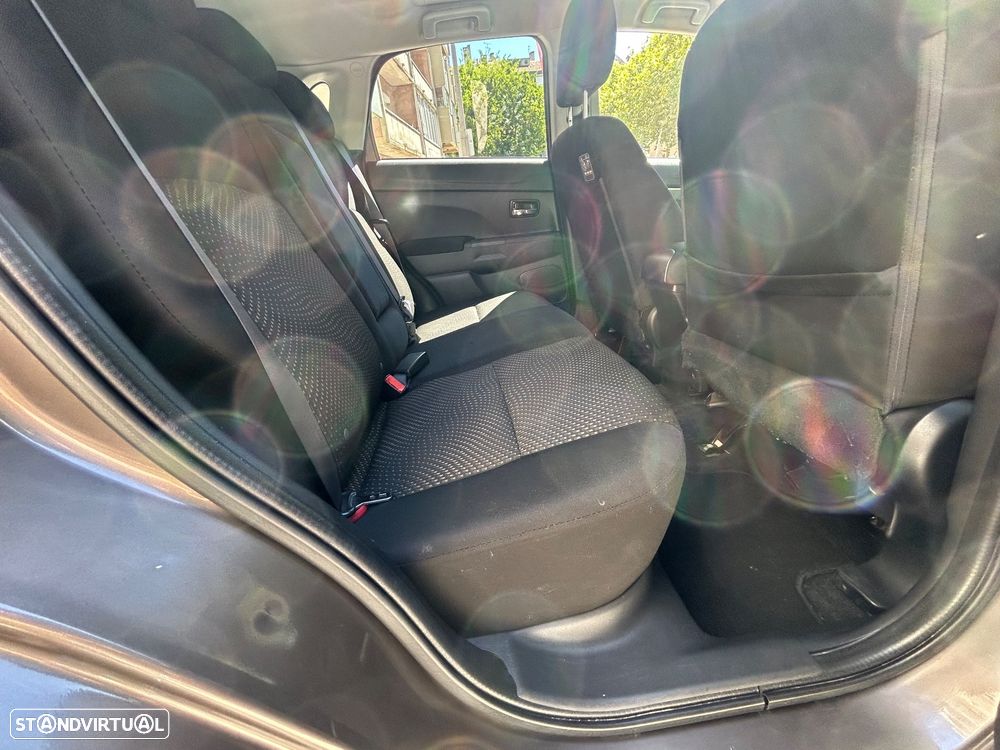 Mitsubishi ASX 1.8 DI-D Intense - 16