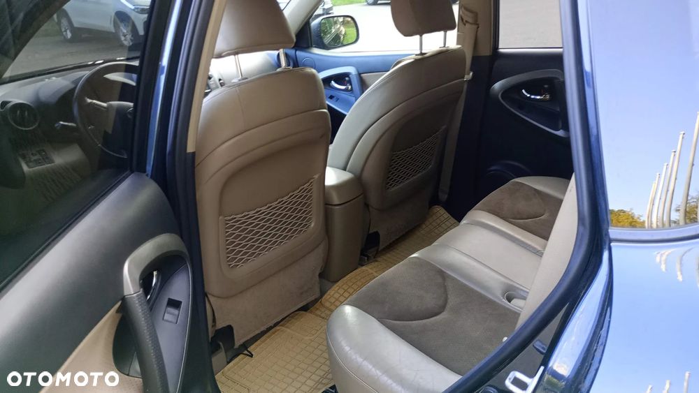 Toyota RAV4 - 21
