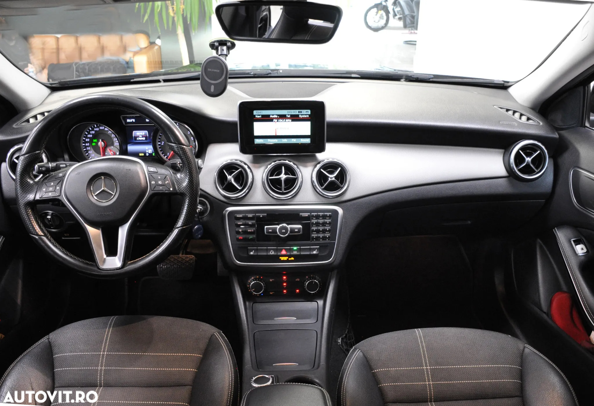 Mercedes-Benz GLA - 18