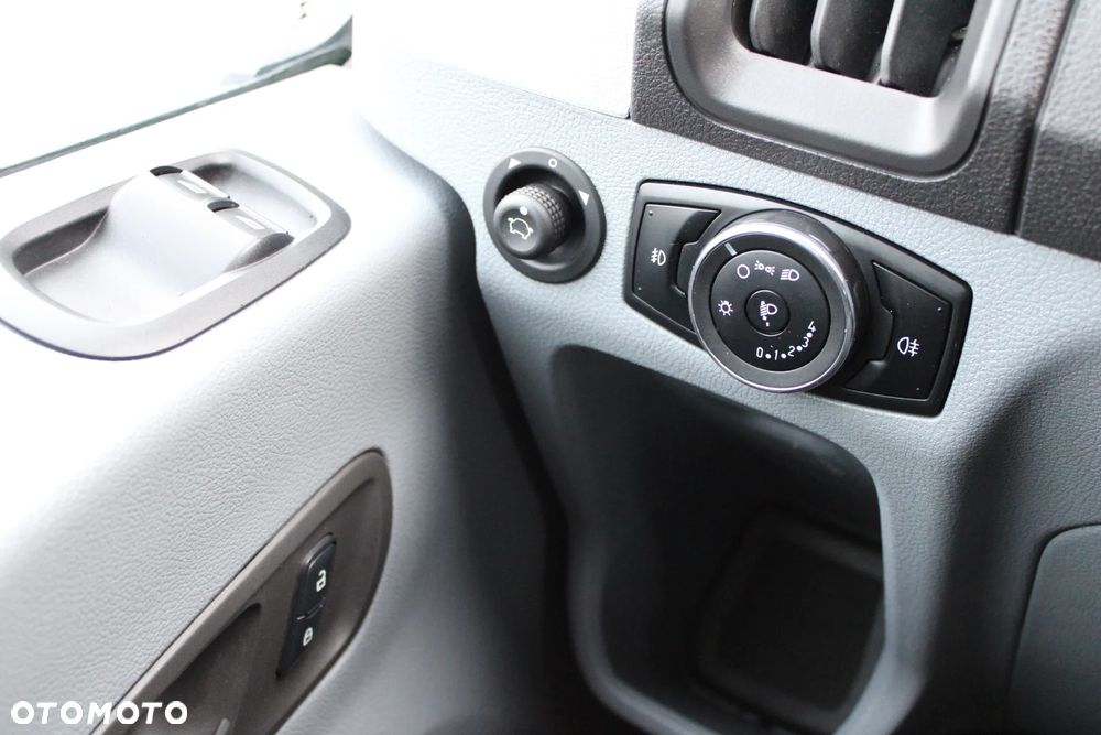 Ford Transit - 22