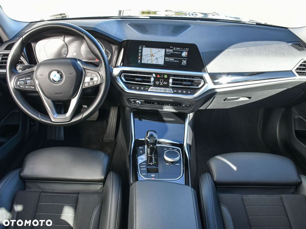 BMW Seria 3 318d Sport Line - 3